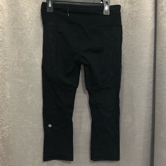 ❌SOLD❌ 🍋 Lululemon Mesh With Me Crop Sz. 4 - Picture 6 of 7